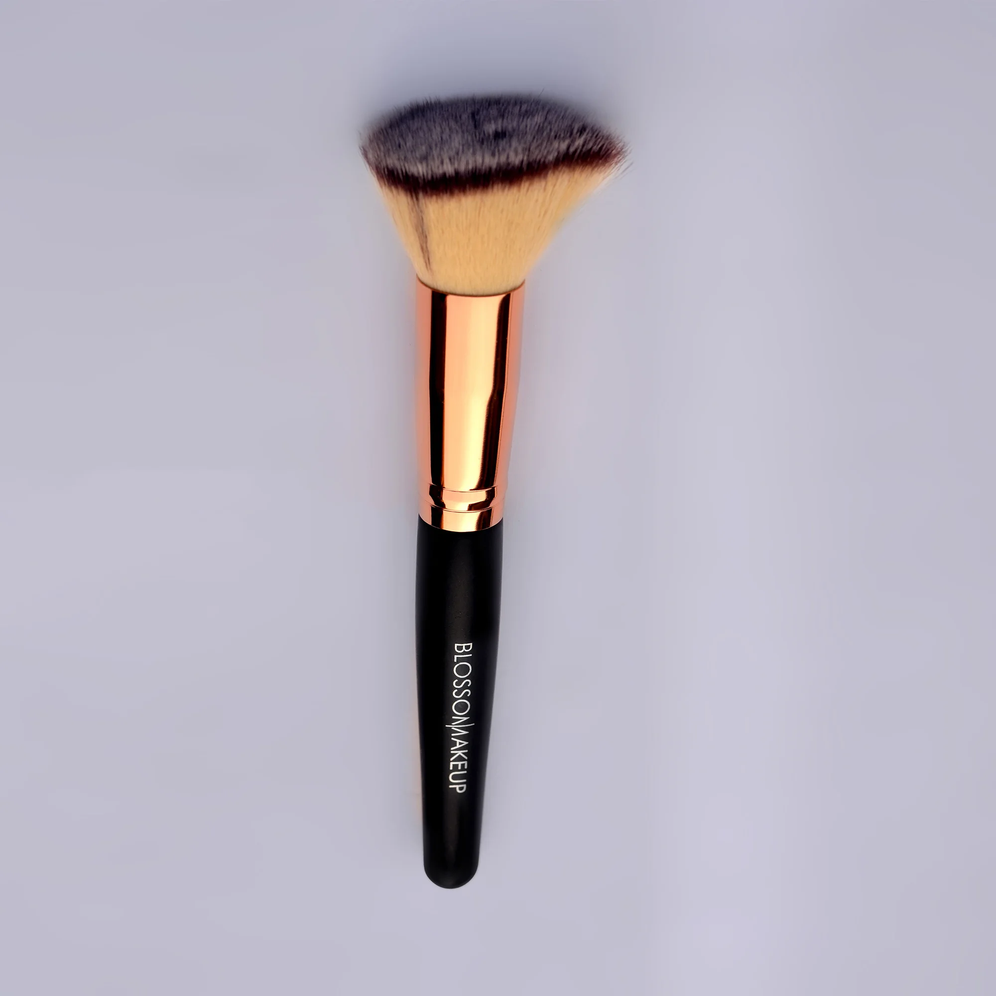 #007 - Angled Blush Brush - Image 1